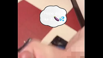 Mulher melão se masturbando