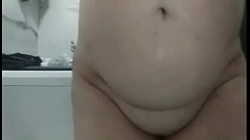 Vídeo de menina pelada