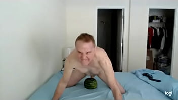 Vídeo pornô da mulher melancia